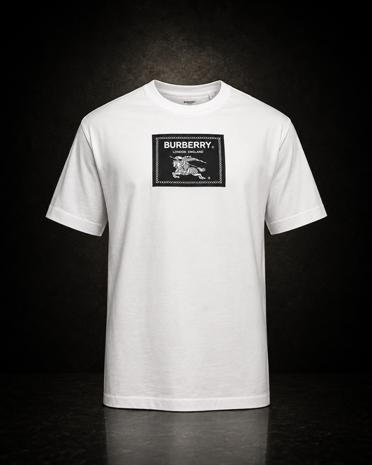 Burberry vit t-shirt med Prorsum-etikett i svart på bröstet