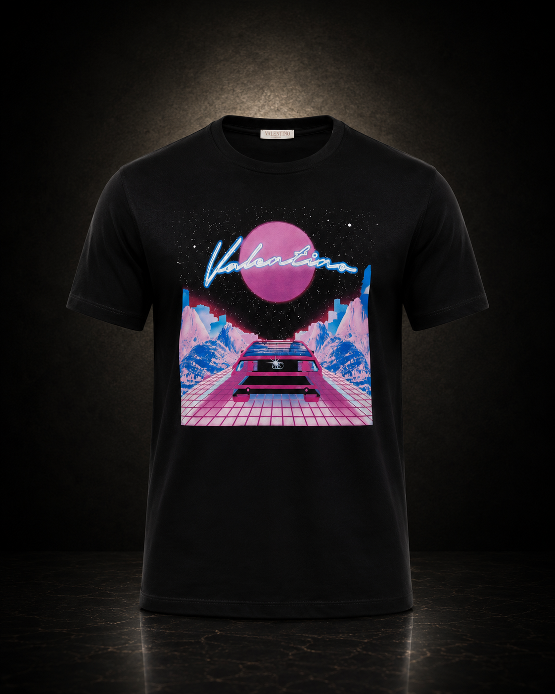 Valentino svart t-shirt med neon retroinspirerat synthwave-tryck