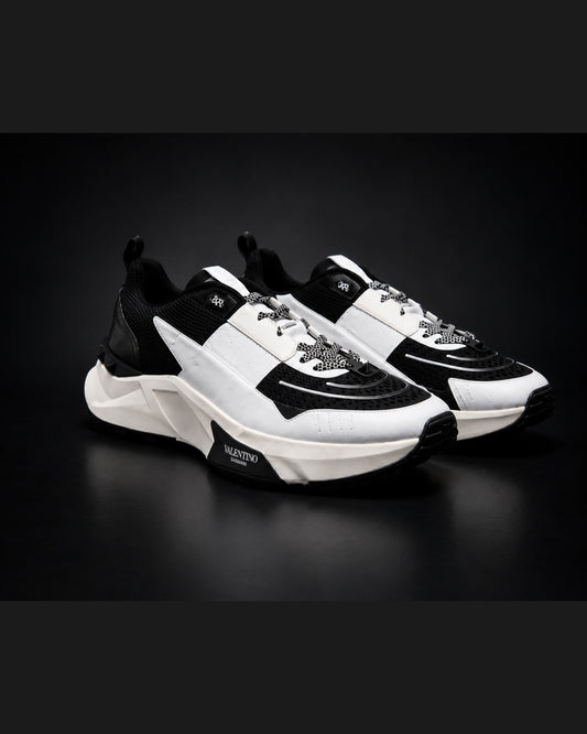 Valentino Garavani True Act Sneakers Black/White